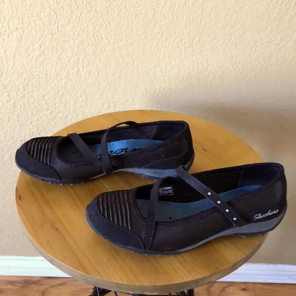 Sketchers black flats with straps